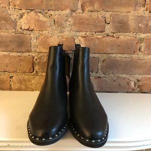 Chelsea boots